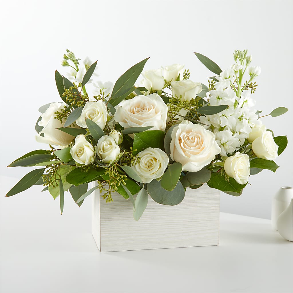 Fresh Linen Box Bouquet – MOREE'S FLORIST & MORE, Columbia MS