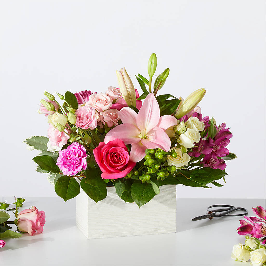 Sweetberry Box – A Florist Original – MOREE'S FLORIST & MORE, Columbia MS