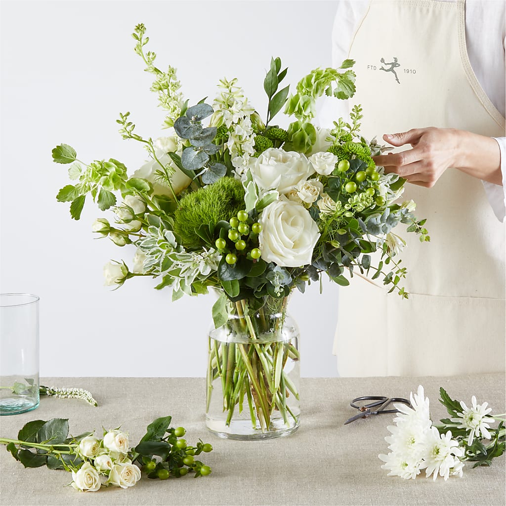 Irish Garden - A Florist Original – MOREE'S FLORIST & MORE, Columbia MS