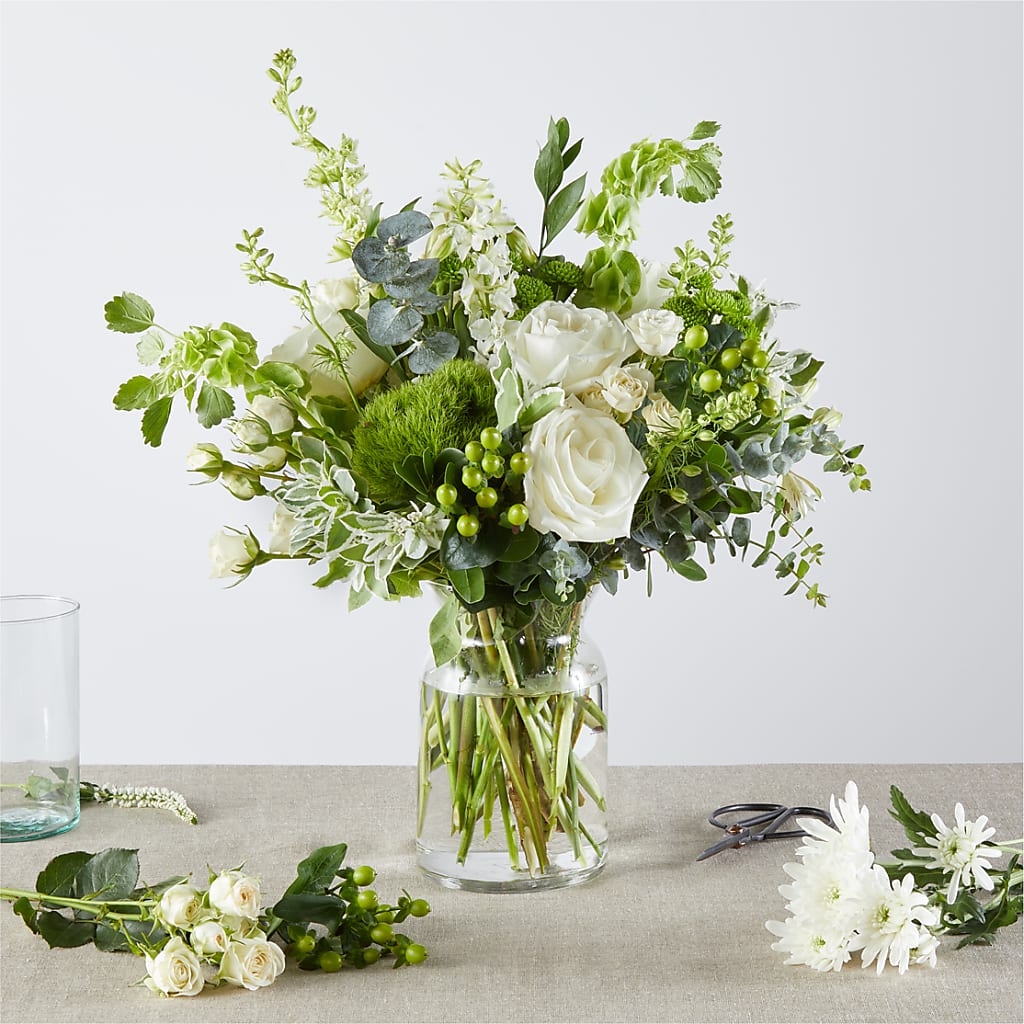 Irish Garden - A Florist Original – MOREE'S FLORIST & MORE, Columbia MS