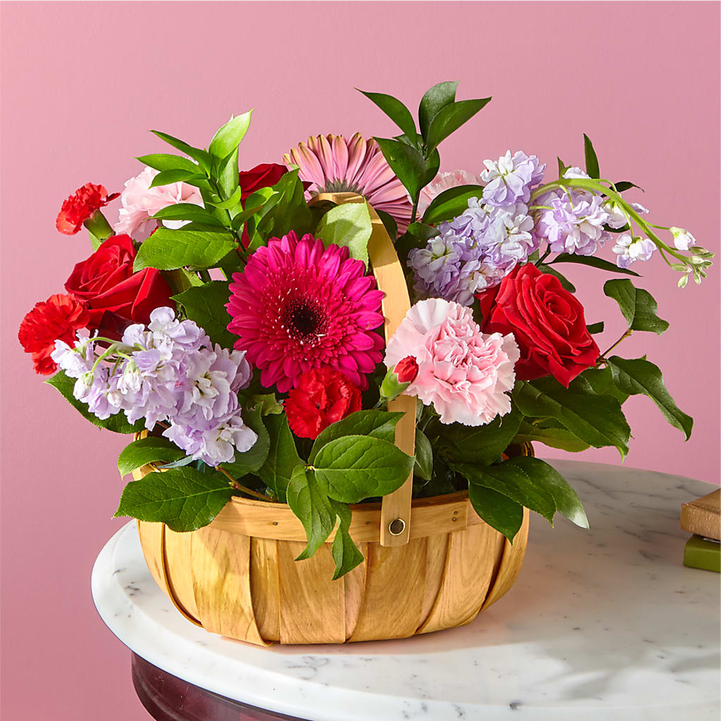 Pink Picnic Basket – MOREE'S FLORIST & MORE, Columbia MS