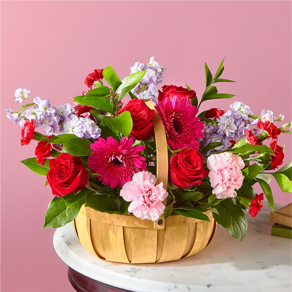 Pink Picnic Basket – MOREE'S FLORIST & MORE, Columbia MS