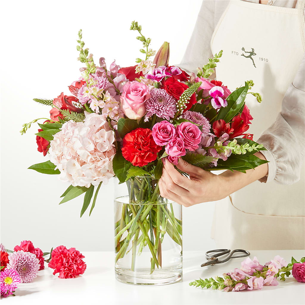 Swooning Over You - A Luxury Florist Original – MOREE'S FLORIST & MORE, Columbia MS