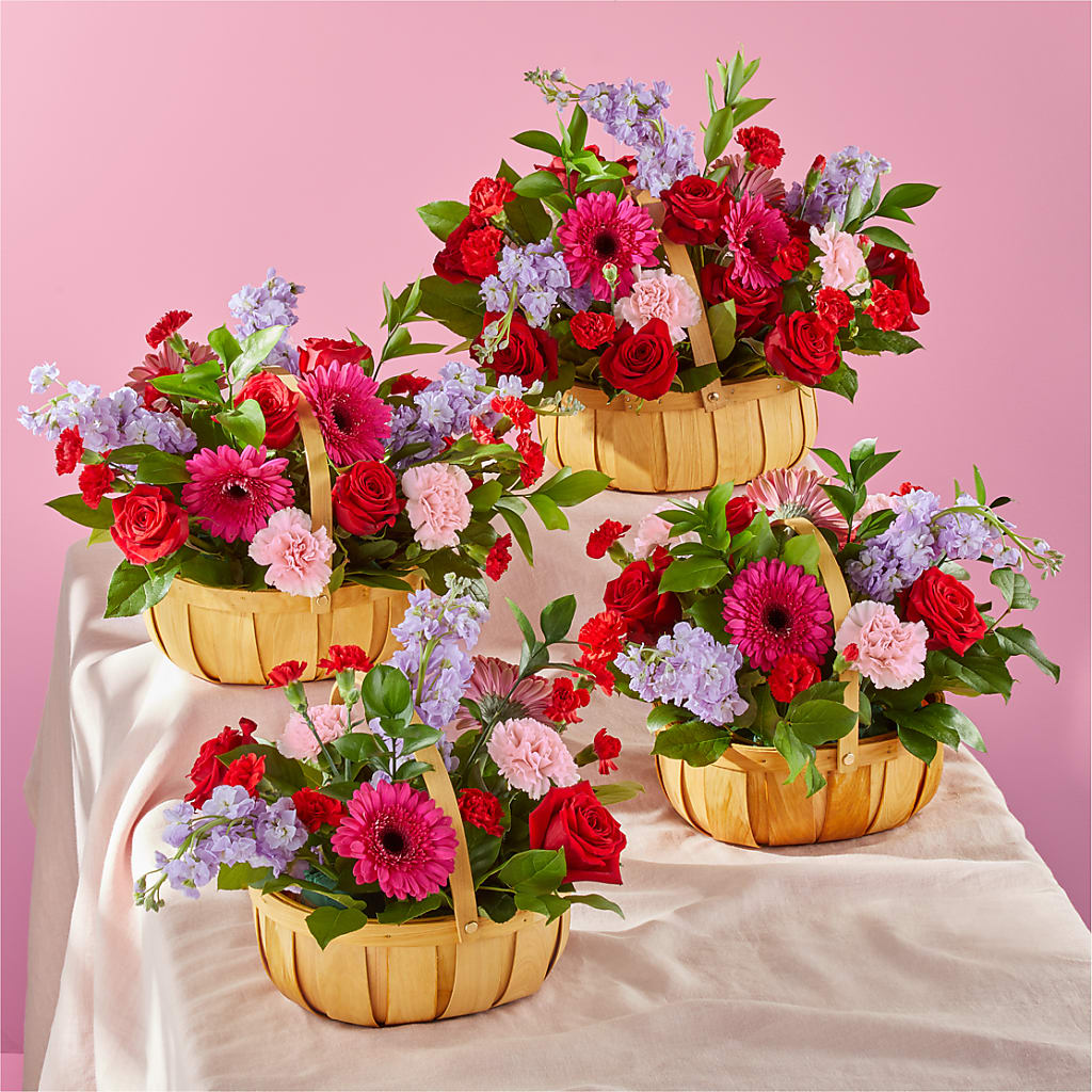 Pink Picnic Basket – MOREE'S FLORIST & MORE, Columbia MS