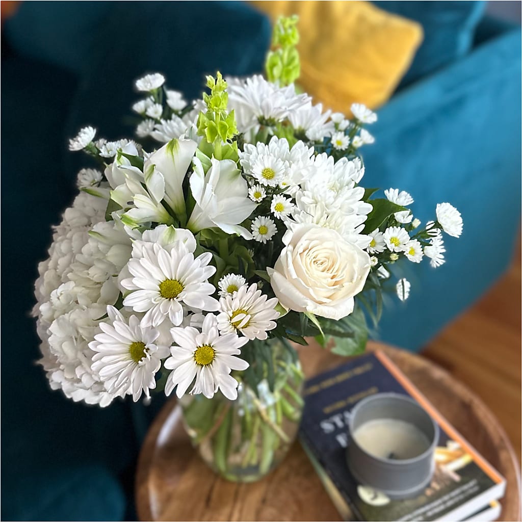 Classic Ivory – A Florist Original – MOREE'S FLORIST & MORE, Columbia MS