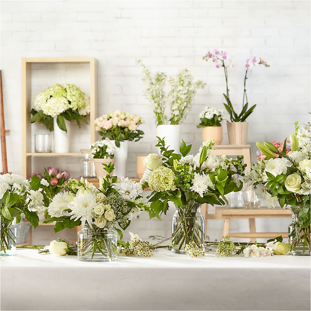 Classic Ivory – A Florist Original – MOREE'S FLORIST & MORE, Columbia MS