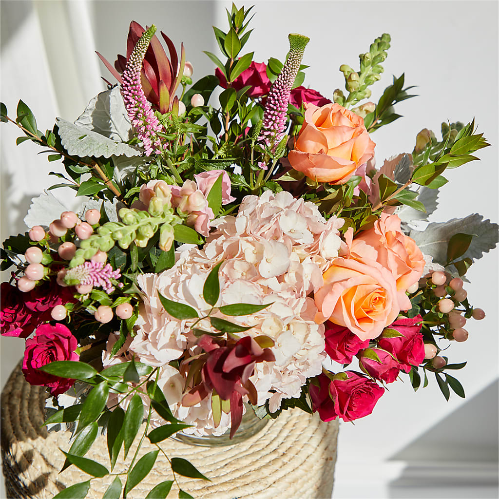 Glitz & Glam Bouquet – MOREE'S FLORIST & MORE, Columbia MS
