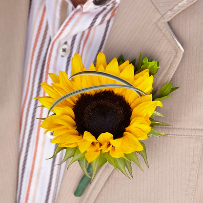 Free Spirit Boutonniere – MOREE'S FLORIST & MORE, Columbia MS