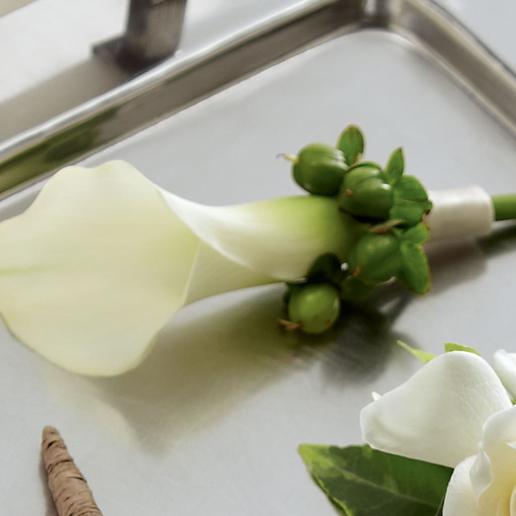 White Calla Boutonniere – MOREE'S FLORIST & MORE, Columbia MS